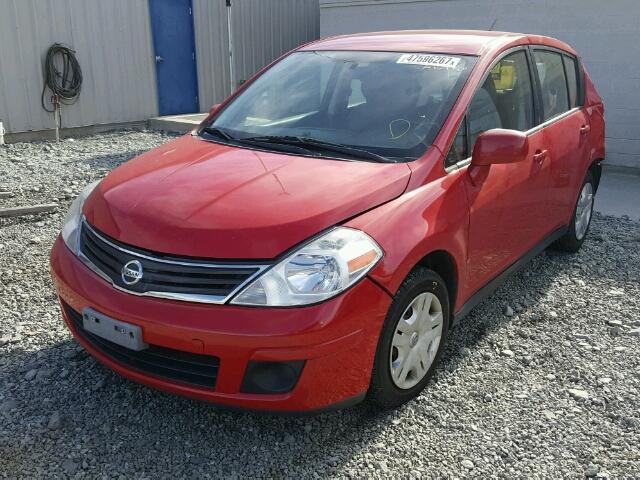 3N1BC1CP7AL377298 - 2010 NISSAN VERSA S RED photo 2