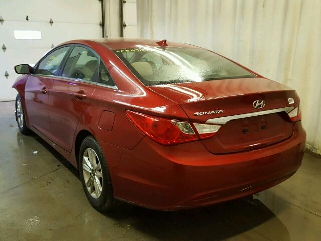 5NPEB4AC8DH743580 - 2013 HYUNDAI SONATA GLS RED photo 3