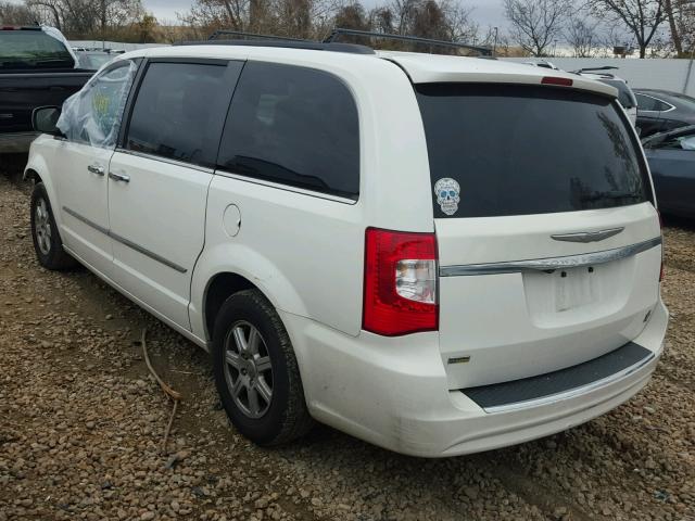 2C4RC1BG5CR305597 - 2012 CHRYSLER TOWN & COU WHITE photo 3