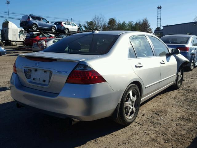 JHMCN36467C002532 - 2007 HONDA ACCORD HYB SILVER photo 4