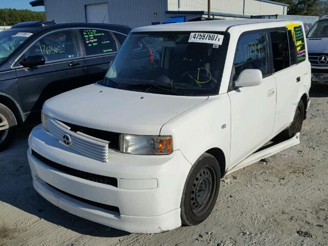 JTLKT324540150164 - 2004 TOYOTA SCION XB WHITE photo 2