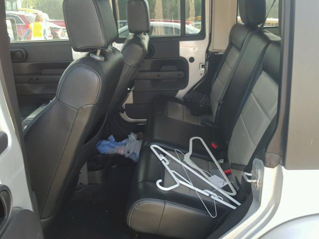 1J4GA59159L731453 - 2009 JEEP WRANGLER U SILVER photo 6