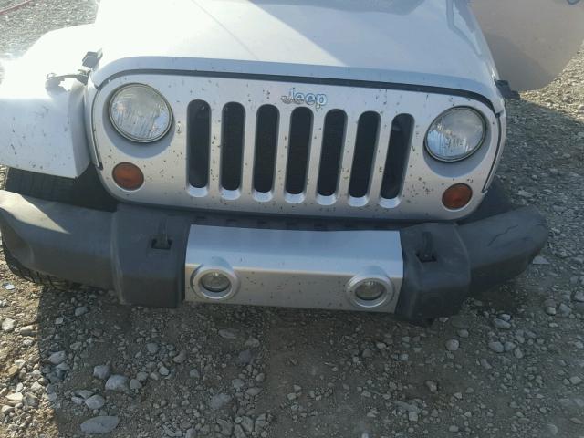 1J4GA59159L731453 - 2009 JEEP WRANGLER U SILVER photo 7