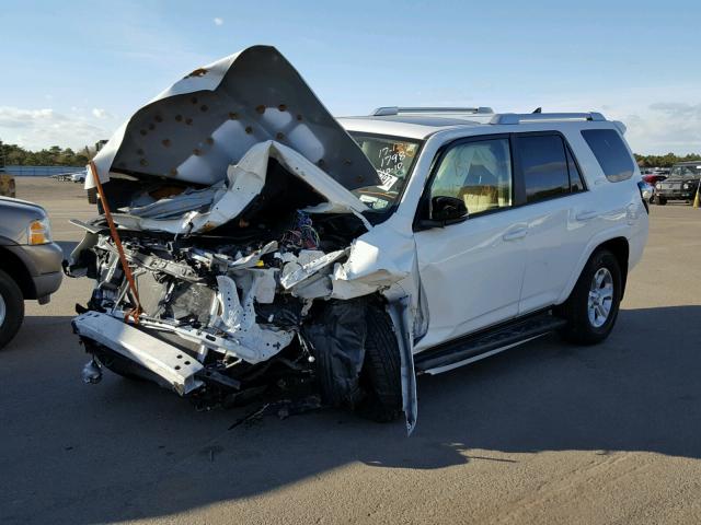 JTEBU5JR4G5361912 - 2016 TOYOTA 4RUNNER SR WHITE photo 2