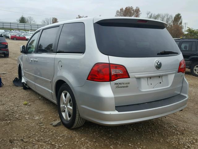 2V8HW34179R501819 - 2009 VOLKSWAGEN ROUTAN SE SILVER photo 3