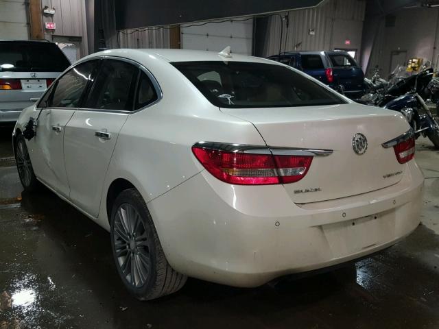 1G4PS5SK8D4154485 - 2013 BUICK VERANO WHITE photo 3