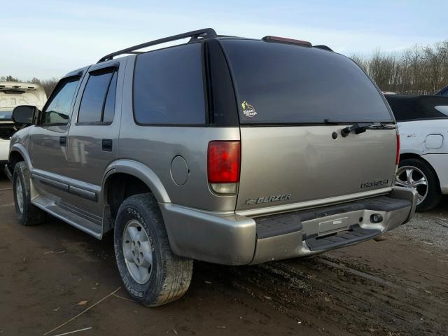 1GNDT13WX1K265777 - 2001 CHEVROLET BLAZER BEIGE photo 3