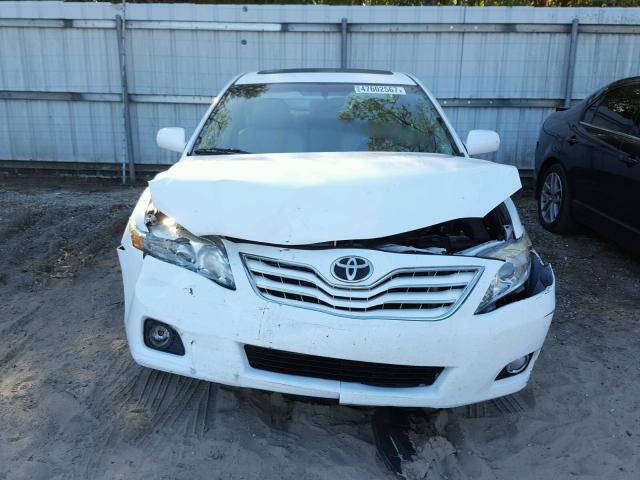 4T1BF3EK3AU506494 - 2010 TOYOTA CAMRY BASE WHITE photo 9