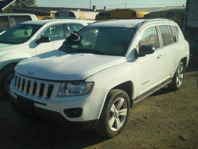 1J4NF1FB1BD154967 - 2011 JEEP COMPASS SP WHITE photo 2