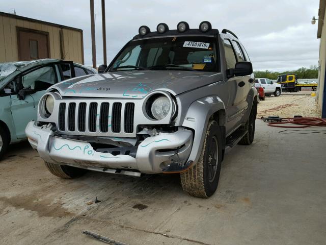 1J4GK38K82W351622 - 2002 JEEP LIBERTY RE SILVER photo 2