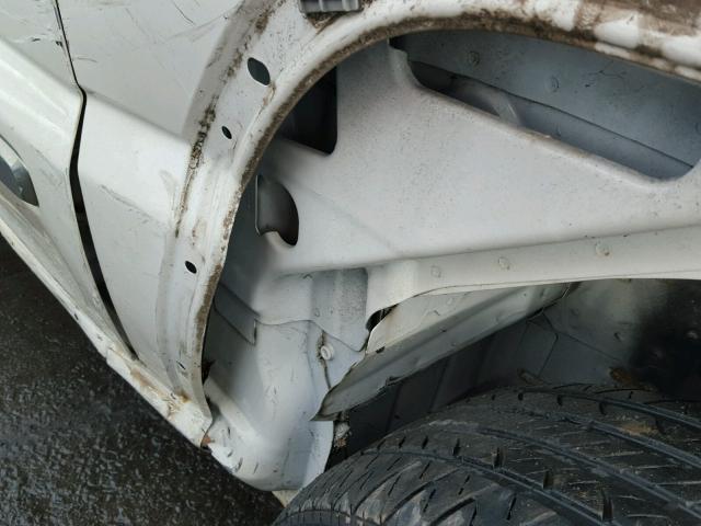 1J4GL58K95W606100 - 2005 JEEP LIBERTY LI WHITE photo 9