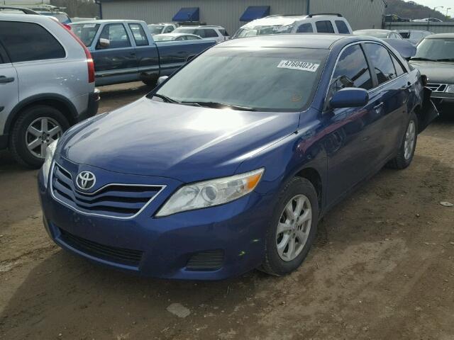 4T4BF3EK2BR117174 - 2011 TOYOTA CAMRY BASE BLUE photo 2