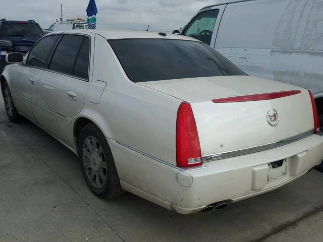 1G6KD57Y98U204356 - 2008 CADILLAC DTS WHITE photo 3