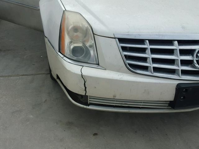 1G6KD57Y98U204356 - 2008 CADILLAC DTS WHITE photo 9