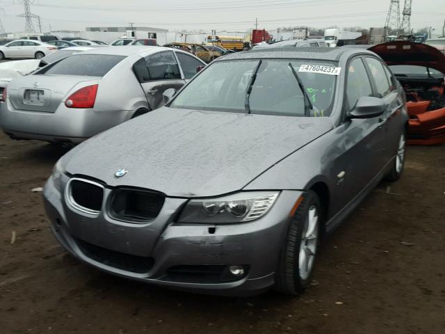 WBAPK7C56AA460393 - 2010 BMW 328 XI GRAY photo 2