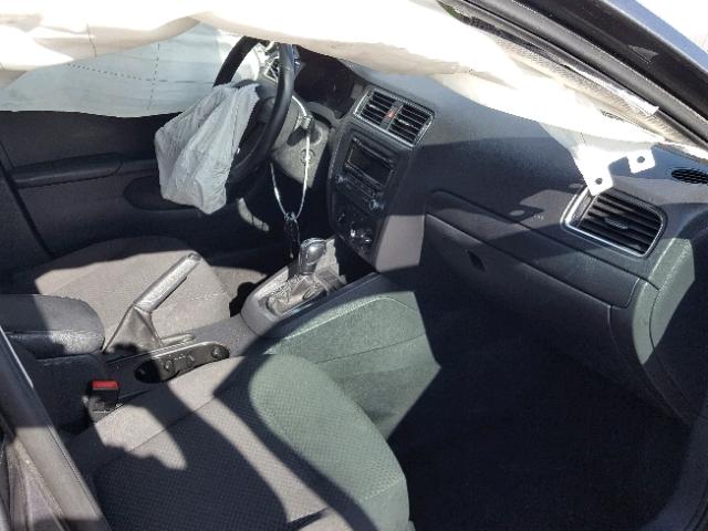 3VW2K7AJ8DM416199 - 2013 VOLKSWAGEN JETTA BASE CHARCOAL photo 5