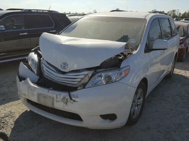 5TDKK3DC0FS544593 - 2015 TOYOTA SIENNA LE WHITE photo 2