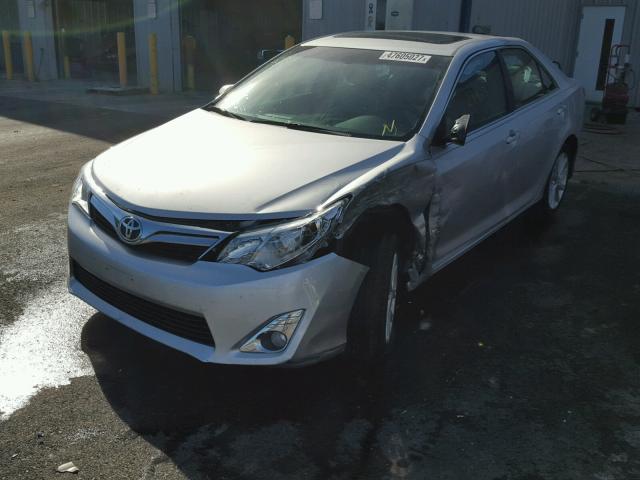 4T4BF1FKXDR295324 - 2013 TOYOTA CAMRY L SILVER photo 2