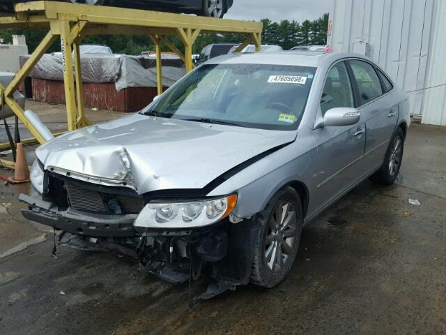 KMHFC46F49A371024 - 2009 HYUNDAI AZERA SE SILVER photo 2