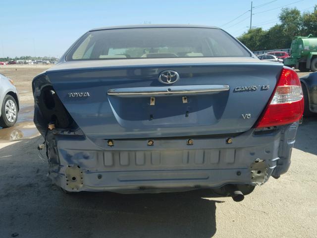 4T1BF32K94U580575 - 2004 TOYOTA CAMRY LE BLUE photo 9