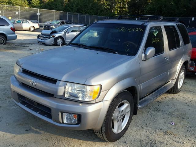 JNRDR07Y01W112797 - 2001 INFINITI QX4 SILVER photo 2