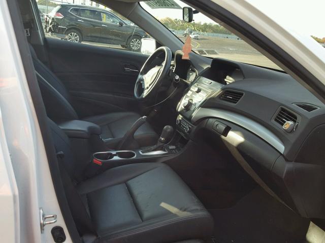 19UDE2F39HA011022 - 2017 ACURA ILX BASE 白色 照片 5