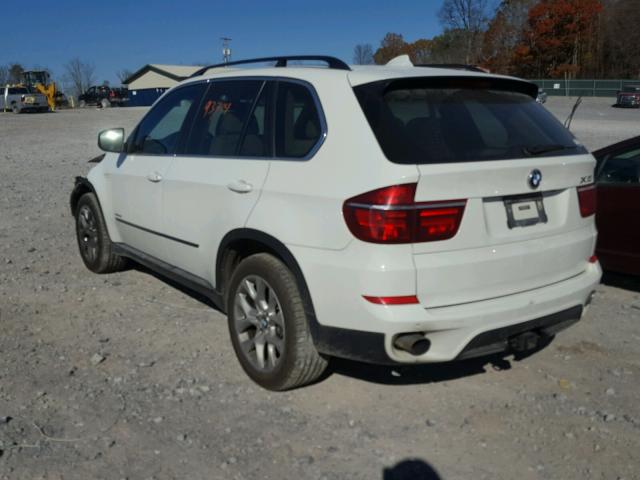 5UXZV4C56D0B20111 - 2013 BMW X5 XDRIVE3 WHITE photo 3