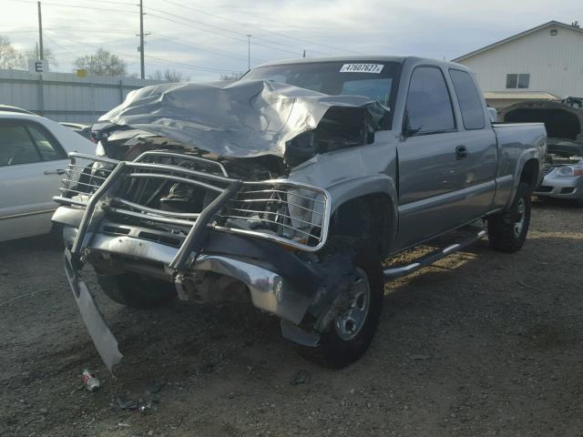 1GCHK29U81E292564 - 2001 CHEVROLET SILVERADO GRAY photo 2