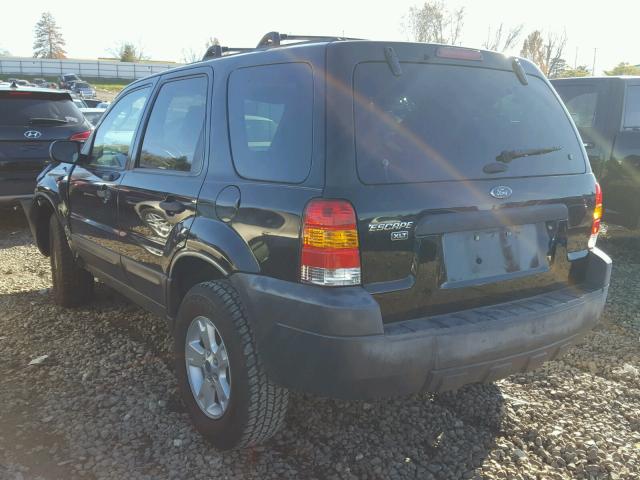 1FMYU03185DA11920 - 2005 FORD ESCAPE XLT BLACK photo 3