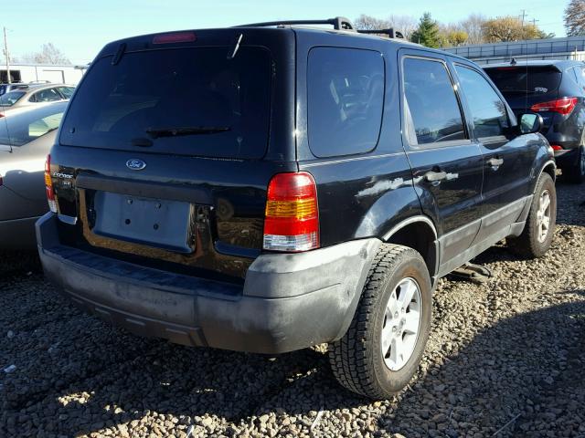 1FMYU03185DA11920 - 2005 FORD ESCAPE XLT BLACK photo 4