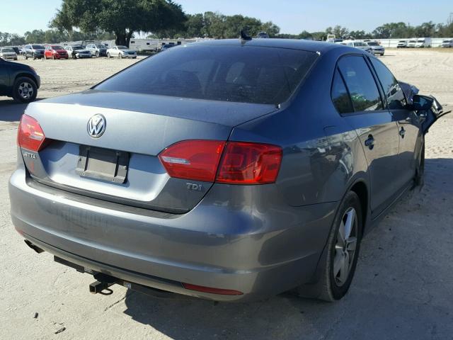 3VW3L7AJXCM466702 - 2012 VOLKSWAGEN JETTA TDI GRAY photo 4