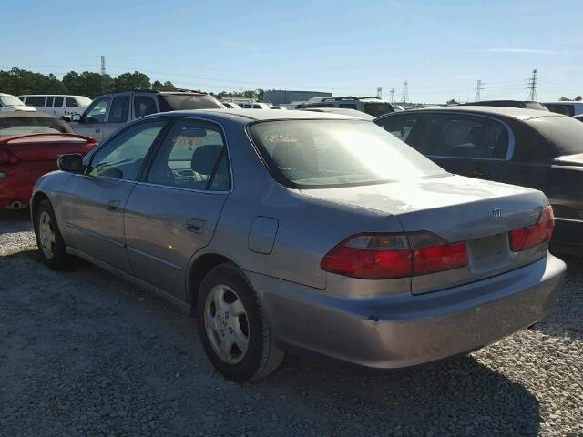 1HGCG5658YA116305 - 2000 HONDA ACCORD EX GRAY photo 3