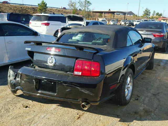 1ZVFT85H655250901 - 2005 FORD MUSTANG GT BLACK photo 4