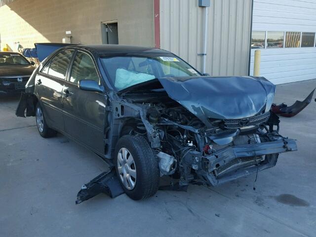 JTDBE32K720120858 - 2002 TOYOTA CAMRY LE GREEN photo 1