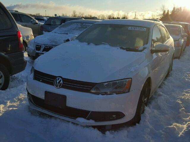 3VWDX7AJ1BM310684 - 2011 VOLKSWAGEN JETTA SE WHITE photo 2