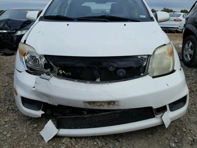 JTKKT624560131185 - 2006 TOYOTA SCION XA WHITE photo 9