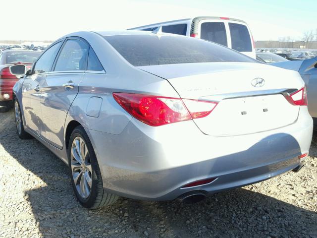 5NPEC4AC8BH000928 - 2011 HYUNDAI SONATA SE SILVER photo 3