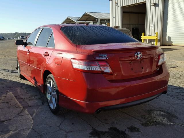 4T1BF3EK6BU615808 - 2011 TOYOTA CAMRY BASE RED photo 3