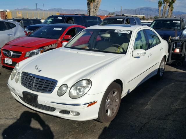 WDBUF65J64A500019 - 2004 MERCEDES-BENZ E 320 WHITE photo 2