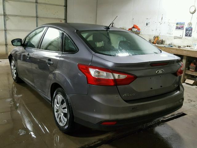 1FAHP3F29CL140291 - 2012 FORD FOCUS SE GRAY photo 3