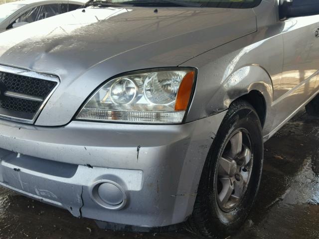 KNDJD733365628377 - 2006 KIA SORENTO EX SILVER photo 9