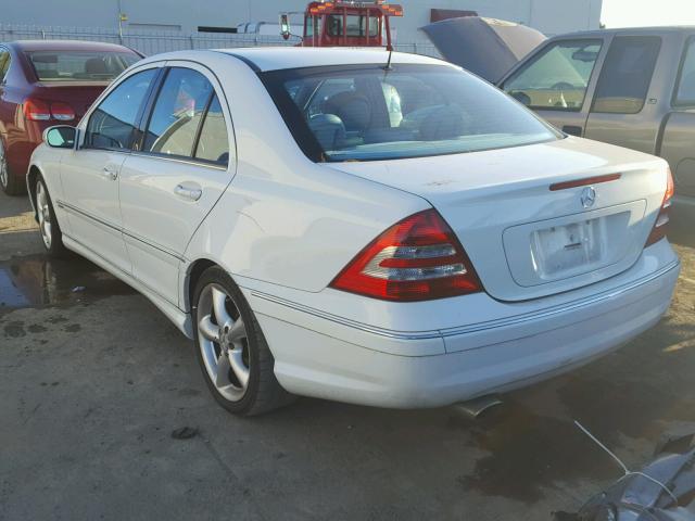 WDBRF52H26A915472 - 2006 MERCEDES-BENZ C GENERATI WHITE photo 3