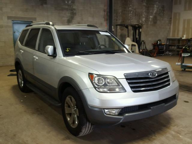 KNDJH741495011012 - 2009 KIA BORREGO LX SILVER photo 1