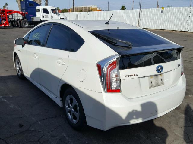 JTDKN3DUXF2004479 - 2015 TOYOTA PRIUS WHITE photo 3