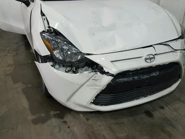 3MYDLBZV2GY116272 - 2016 TOYOTA SCION IA WHITE photo 9