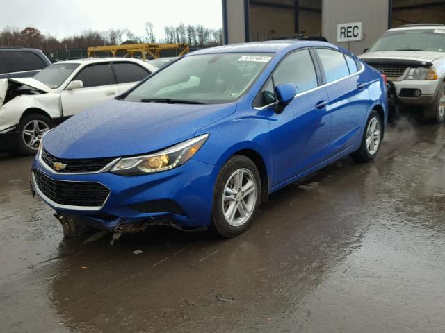 1G1BE5SM4H7137879 - 2017 CHEVROLET CRUZE LT BLUE photo 2