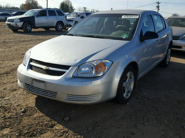 1G1AK52F657618329 - 2005 CHEVROLET COBALT SILVER photo 2