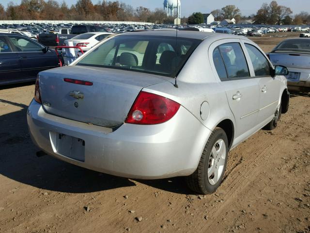 1G1AK52F657618329 - 2005 CHEVROLET COBALT SILVER photo 4