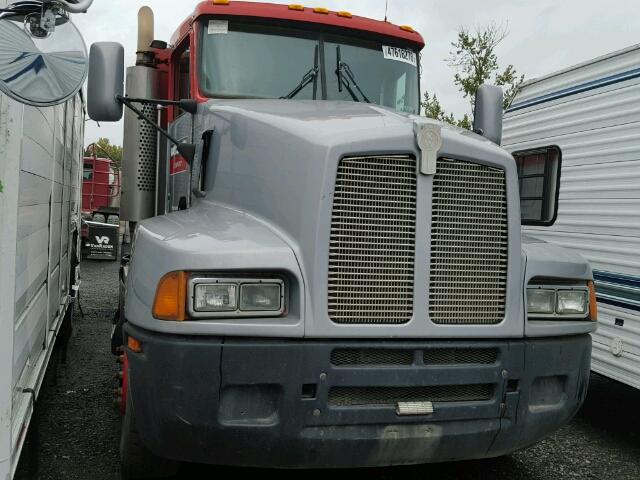 1XKADR9X8VR741520 - 1997 KENWORTH CONSTRUCTI TWO TONE photo 1