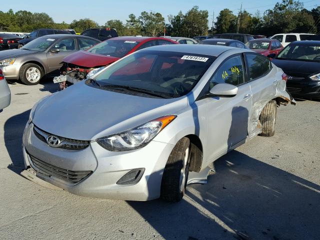 5NPDH4AE3DH420274 - 2013 HYUNDAI ELANTRA GL SILVER photo 2